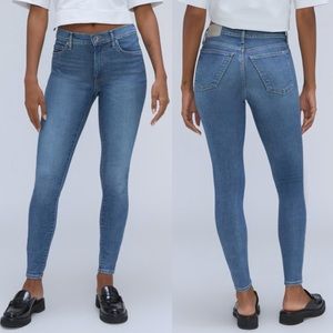 Everlane Women's Skinny Jeans in Medium Blue Wash